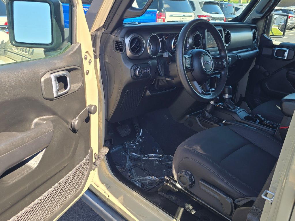Used 2022 Jeep Gladiator Sport AWD/4WD image 9