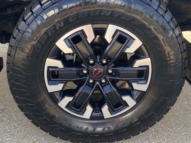 Used 2023 Nissan Frontier PRO-4X w/ Technology Package AWD/4WD image 8