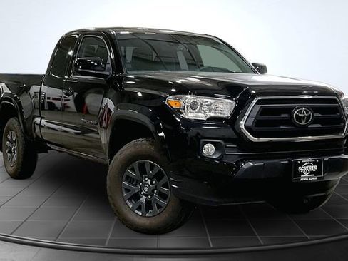 Used 2020 Toyota Tacoma SR5 AWD/4WD image 12