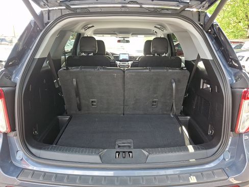 Used 2021 Ford Explorer XLT w/ Equipment Group 202A image 19