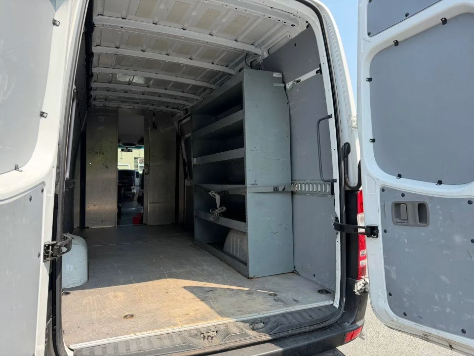 Used 2017 Freightliner Sprinter 2500 RWD image 15