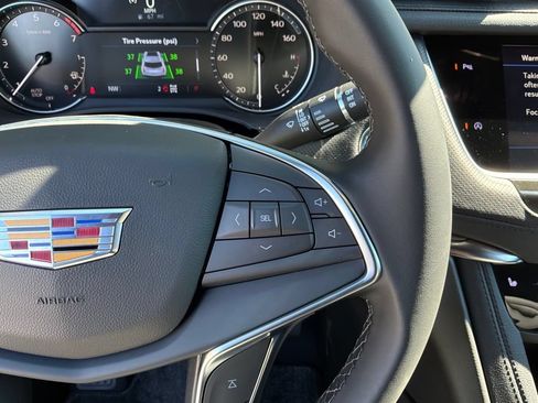New 2026 Cadillac XT5 Luxury w/ LPO, Premium Carpet Package AWD/4WD image 11