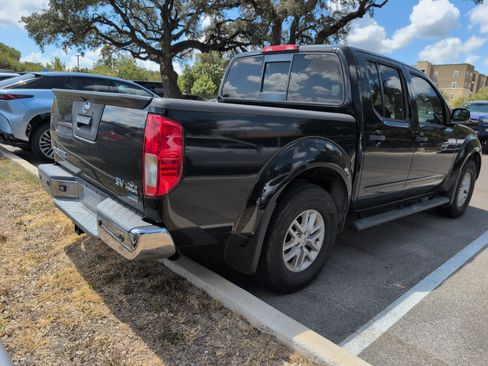Used 2018 Nissan Frontier SV w/ Value Truck Package AWD/4WD image 3