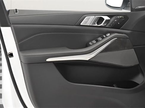 New 2026 BMW X7 xDrive40i w/ Premium Package image 28