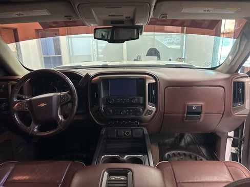 Used 2018 Chevrolet Silverado 1500 High Country image 10