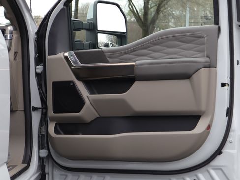 Used 2026 Ford F450 Platinum w/ Platinum Plus Package image 29