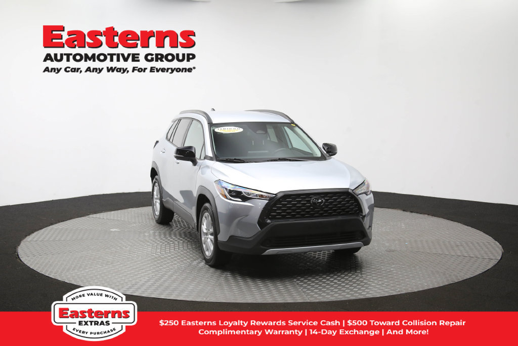 Used 2025 Toyota Corolla Cross LE FWD image 50