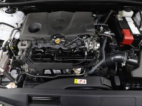 Used 2024 Toyota Camry SE image 30