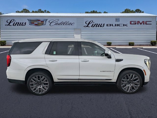 Used 2025 GMC Yukon Denali Ultimate AWD/4WD image 3