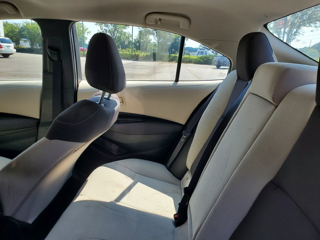 Used 2022 Toyota Corolla LE FWD image 12