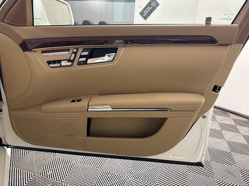 Used 2010 Mercedes-Benz S 550 4MATIC image 21