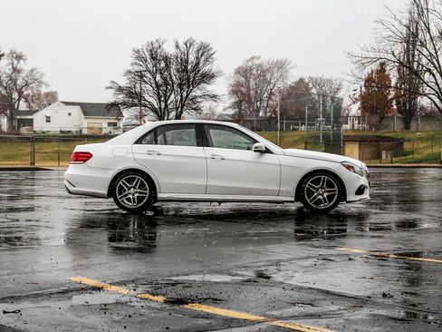 Used 2015 Mercedes-Benz E 350 4MATIC Sedan image 6