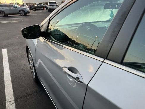 Used 2017 Hyundai Elantra GT image 8