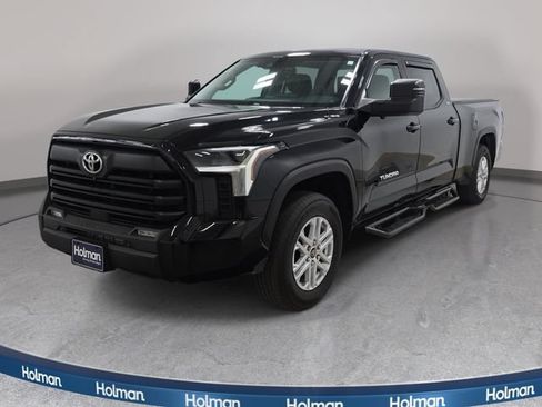 Used 2022 Toyota Tundra SR5 w/ SR5 Premium Package AWD/4WD image 1