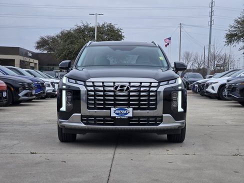 Used 2025 Hyundai Palisade Calligraphy image 2