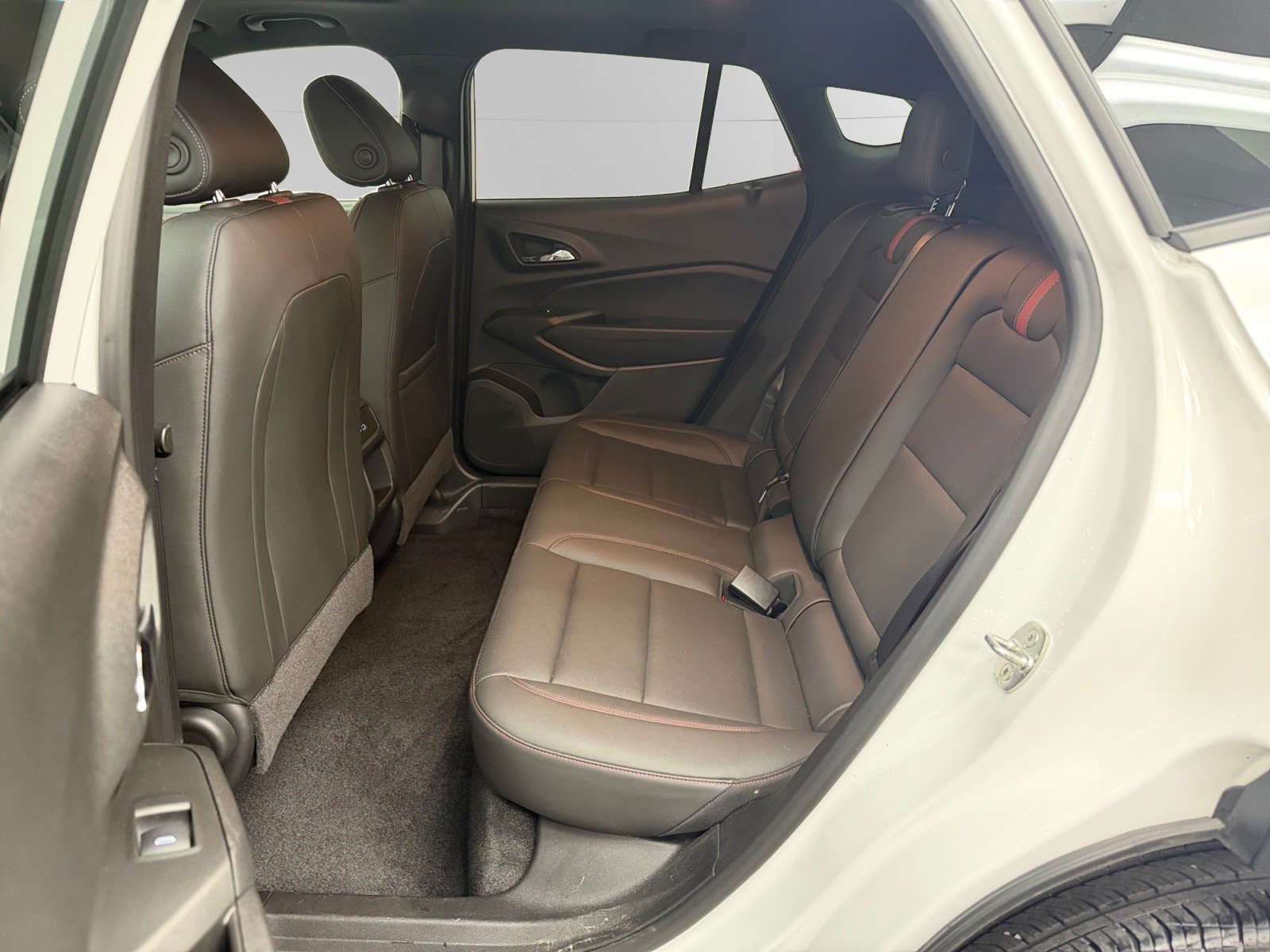 Used 2024 Chevrolet Trax RS w/ Sunroof Package FWD image 13