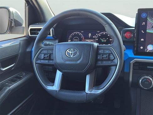 Used 2025 Toyota Tacoma TRD Off-Road image 18