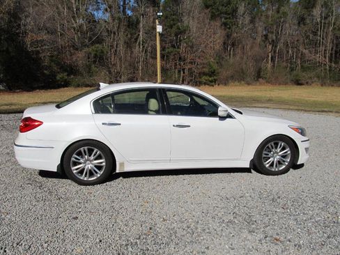Used 2014 Hyundai Genesis 3.8 w/ Technology Package 03 image 7