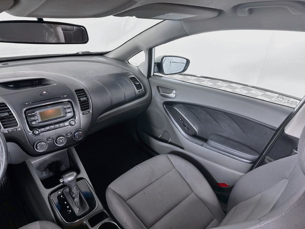 Used 2017 Kia Forte LX FWD image 21