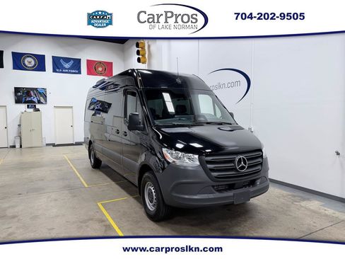 Used 2025 Mercedes-Benz Sprinter 2500 image 1