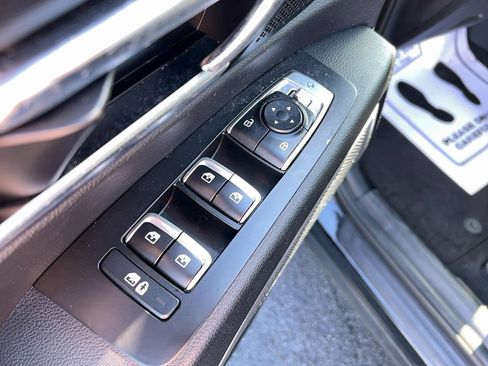 Used 2023 Kia Telluride EX w/ EX Captain's Chair Package image 12