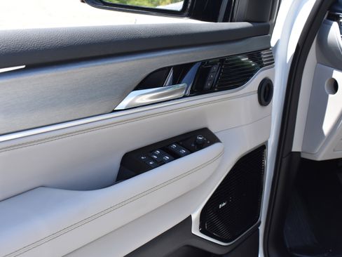 New 2026 Jeep Grand Wagoneer L Limited AWD/4WD image 27