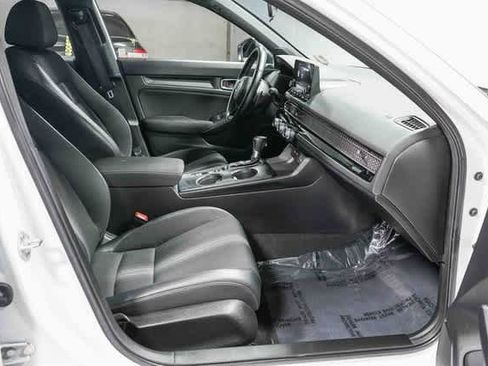 Used 2022 Honda Civic Sport image 15