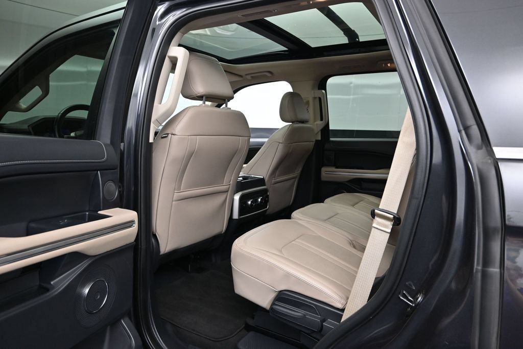Used 2024 Ford Expedition Limited AWD/4WD image 20