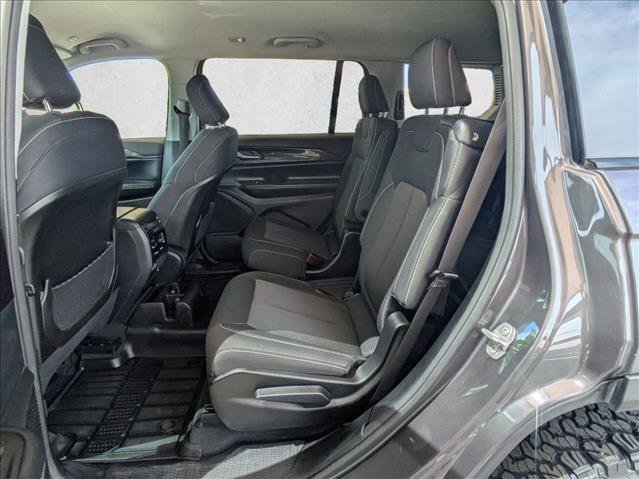 Used 2023 Jeep Grand Cherokee L Laredo w/ Luxury Tech Group I AWD/4WD image 12