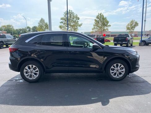 Used 2023 Ford Escape Active AWD/4WD image 2