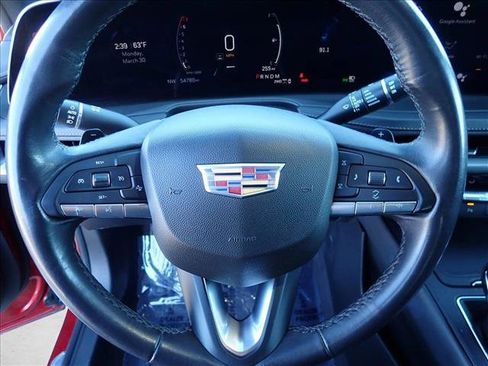 Used 2024 Cadillac XT4 Premium Luxury image 14