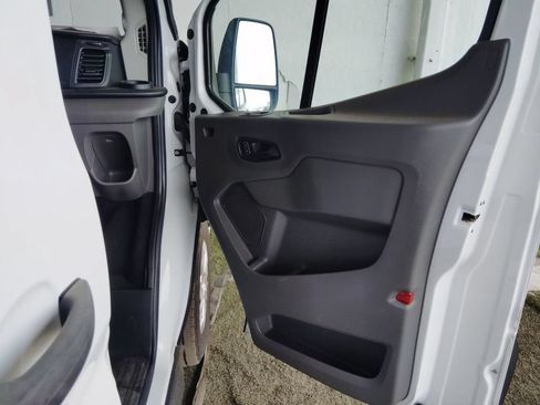 Used 2024 Ford Transit 350 XLT RWD image 10