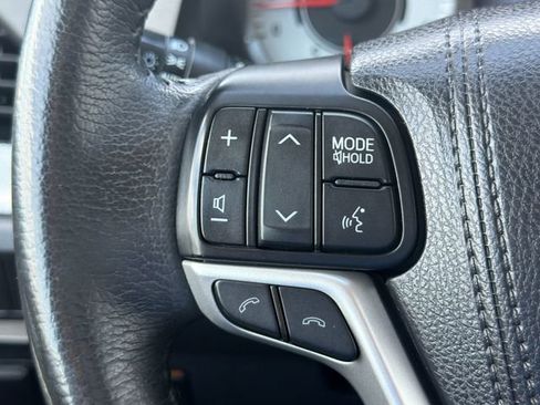 Used 2018 Toyota Sienna SE w/ Carpet Mat Package FWD image 25