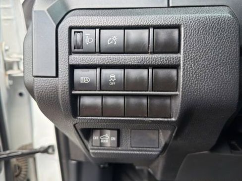 Used 2024 Toyota Tacoma SR image 17