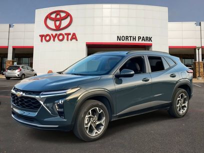 Used 2025 Chevrolet Trax LT w/ LT Convenience Package