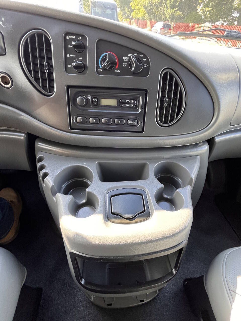 Used 2003 Ford E-350 and Econoline 350 Extended Super Duty RWD image 12