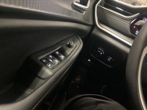 Certified 2024 Jeep Grand Cherokee Altitude image 39