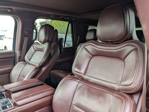 Used 2021 Lincoln Navigator Black Label w/ Cargo Convenience Package image 10