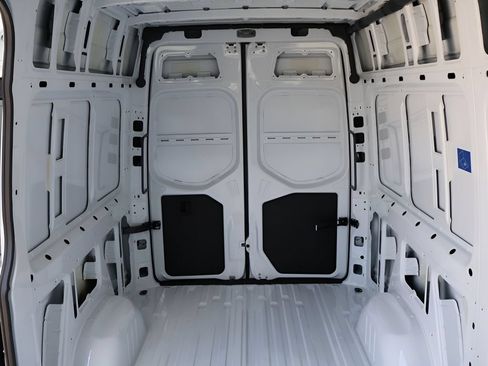 Used 2025 Mercedes-Benz Sprinter 2500 image 14