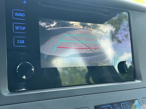 Used 2017 Toyota Sienna L FWD image 30