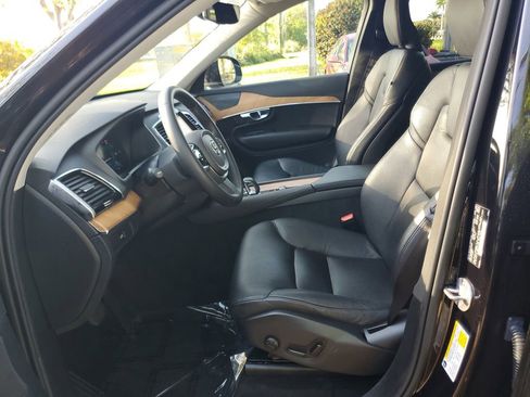 Certified 2023 Volvo XC90 B5 Plus w/ Protection Package Premier AWD/4WD image 16