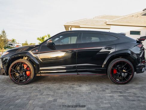 Used 2021 Lamborghini Urus image 3