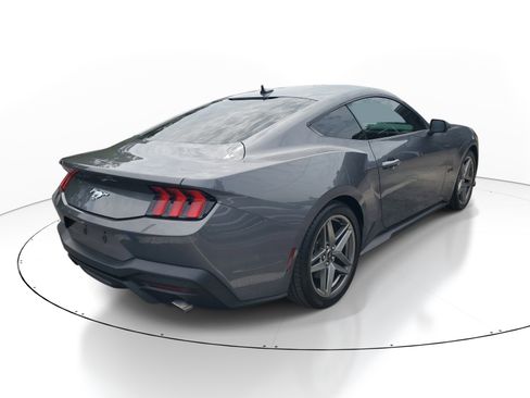 Used 2024 Ford Mustang Coupe RWD image 5