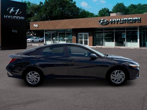 New 2026 Hyundai Elantra Blue image 9