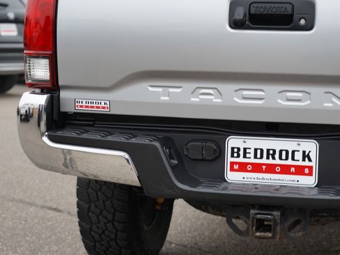 Used 2018 Toyota Tacoma TRD Off-Road image 10