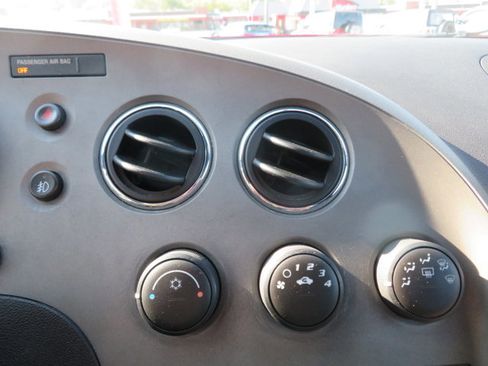 Used 2006 Pontiac Solstice Convertible w/ Premium Package image 16