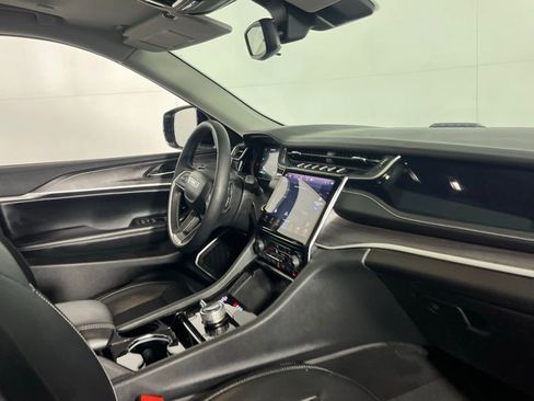 Used 2023 Jeep Grand Cherokee 4WD 4xe image 30