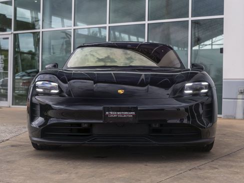 Used 2022 Porsche Taycan GTS AWD/4WD image 10