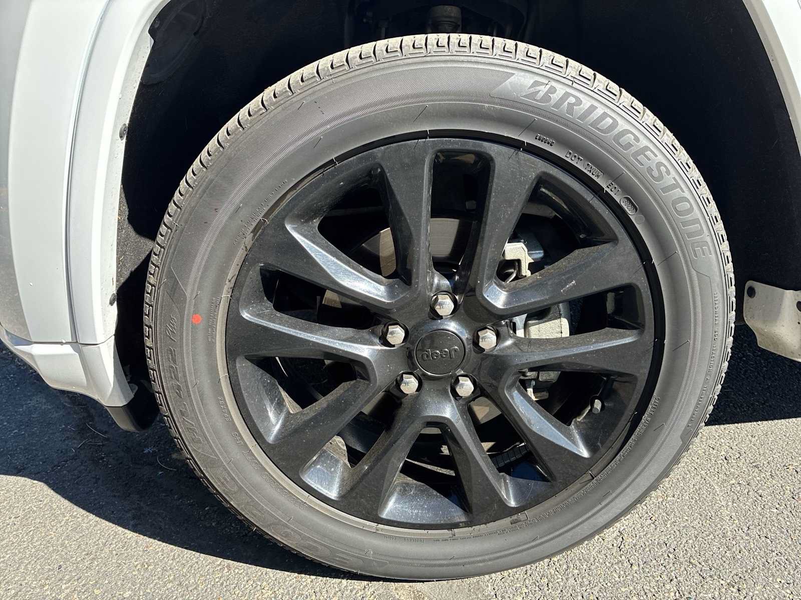 Used 2020 Jeep Grand Cherokee Altitude AWD/4WD image 19