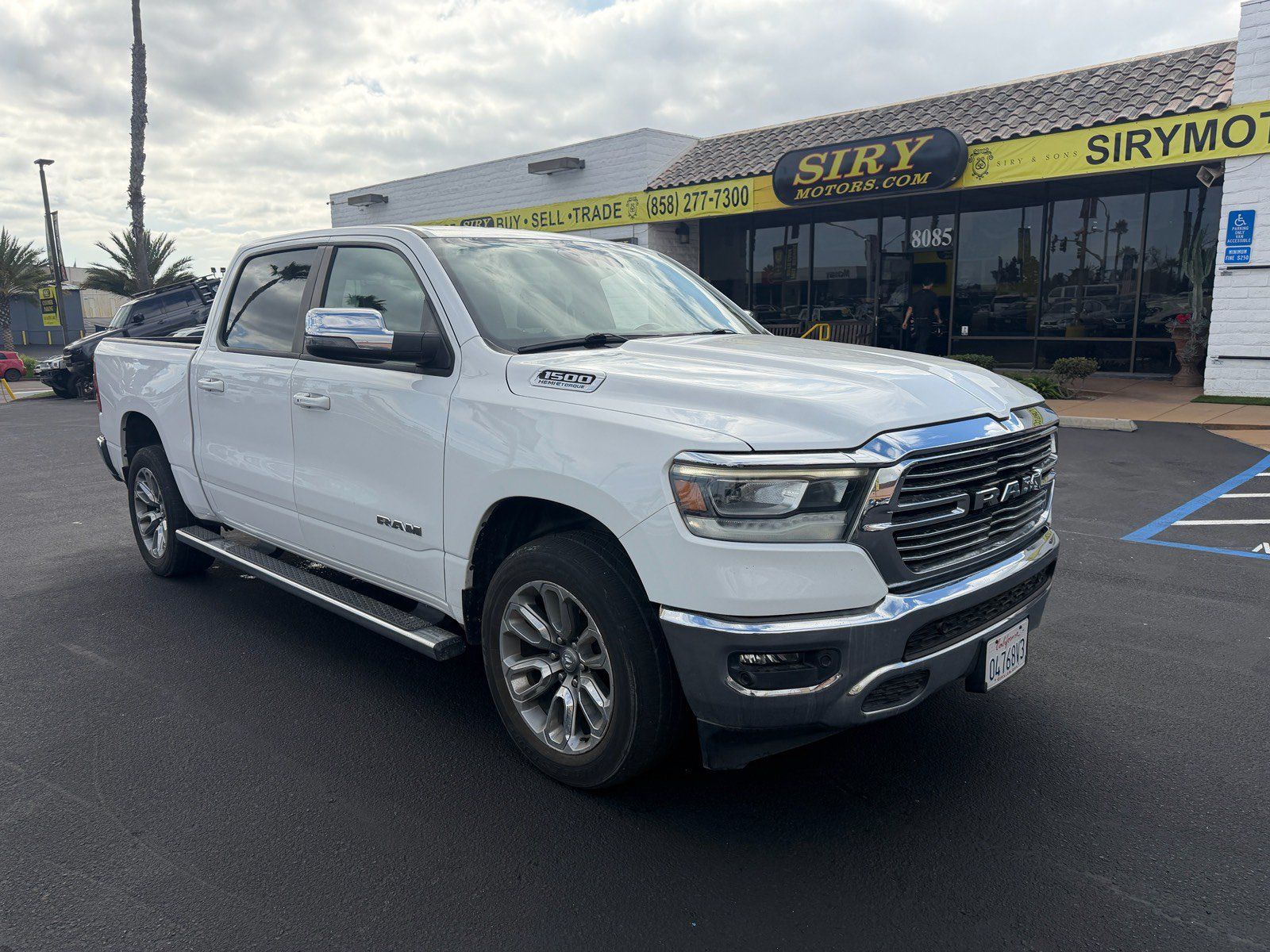 Used 2023 RAM 1500 Laramie RWD image 1